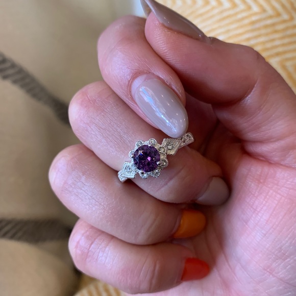 Silvertone NVC Ring With Purple Stone & Sparkles Size 10 - Picture 5 of 8